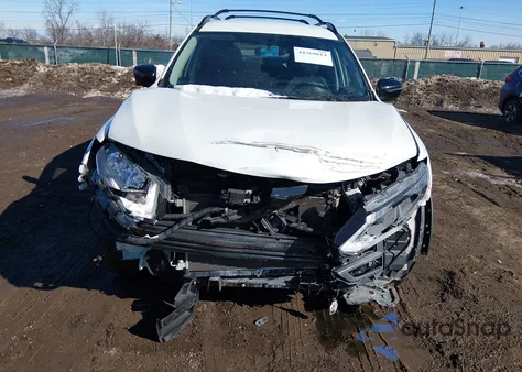 2018 Nissan Rogue Sv z USA, uszkodzony, nr VIN 5N1AT2MV1JC820564